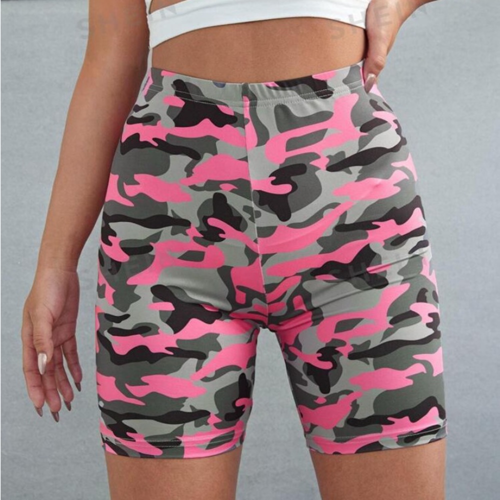 Women’s yoga, workout, casual shorts, comfy stretch, size large, pink, gray camo